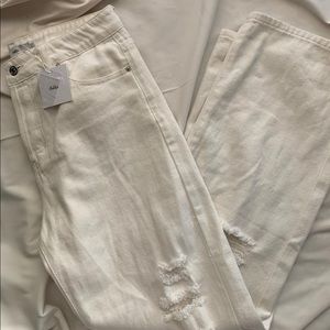 NWT Adika White Ripped Jeans